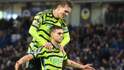 އާސެނަލްއިން އަނެއްކާ ވެސް ތާވަލްގެ އެއްވަނައަށް އަރައިފި