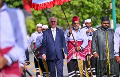 ޖަރުމަނުގެ އާ ސަފީރު ރައީސަށް ފަތްކޮޅު އަރުވައިފި