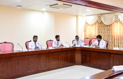 މުއައްސަސާތަކުގެ ވެރިންގެ މާލީ ބަޔާންތައް ބެލުން އޮޑިޓާ ޖެނެރަލާ ހަވާލުކުރަން މެމްބަރުން ދެކޮޅު