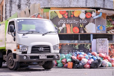 ކުނި އުކާލުމަށް ކިލޯއަކަށް ޗާޖުކުރި 75 ލާރި މިހާރު 50އަށް