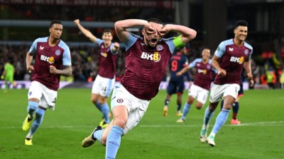 އެސްޓަން ވިލާއިން ލީލް ބަލިކޮށްފި