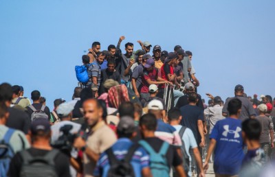 ދެ އަހަރަށް ފަހު ޣައްޒާއިން ބޮމުގެ އަޑު ކެނޑިއްޖެ، އާންމުން އެނބުރި ވަޒަނަށް