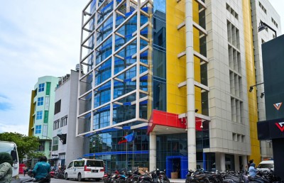 ކަސްޓަމްސް އަށް ފައިސާ ނުދައްކާ މީހުންނާއި ވިޔަފާރިތަކުގެ ނަން ހާމަކުރަން ފަށަނީ