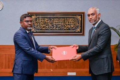 ފިނޭންސްގެ އެޑްވައިޒަރު ނަސީރު، ފޮރިން މިނިސްޓްރީއަށް