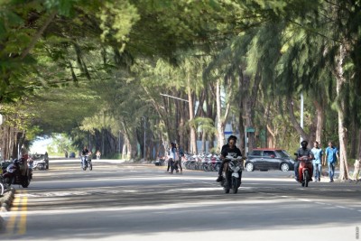 ހުޅުމާލޭގައި ކާރަކާއި ވޭނަކާއި ބަހެއް ޖެހި އެކްސިޑެންޓެއް، އެކަކަށް ފަރުވާ ދެނީ