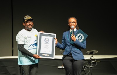 އެއްފަހަރާ އެންމެ ގިނަ މީހުން ފީނުމުގެ ދުނިޔޭގެ ރެކޯޑު ރާއްޖޭން ގާއިމުކޮށްފި