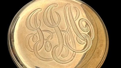 ޓައިޓޭނިކް ފަސިންޖަރެއްގެ ގަޑިއެއް ބޮޑު އަގުގައި ވިއްކާލަނީ