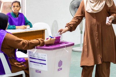 ގަޑިއަށް ވޯޓުލާން ފެށުނީ 77 ޕަސެންޓް މަރުކަޒުގައި: އެޗްއާރުސީއެމް