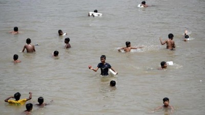 ބަންގްލަދޭޝްގައި ހޫނު ގަދަވެ 33 މިލިއަން ކުދިންނަށް ސްކޫލް ބަންދުކޮށްފި