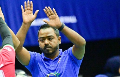 އަންހެން ކުޅުންތެރިޔަކު ބްލެކްމެއިލް ކުރިކަމުގެ ތުހުމަތުގައި ކޯޗު ސޮފްވާން ފަސް އަހަރަށް ސަސްޕެންޑްކޮށްފި