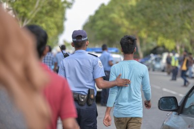 ގާނޫނާ ޚިލާފުވާ ބިދޭސީން 48 ގަޑިއިރު ތެރޭ ޑީޕޯޓް ކުރަނީ