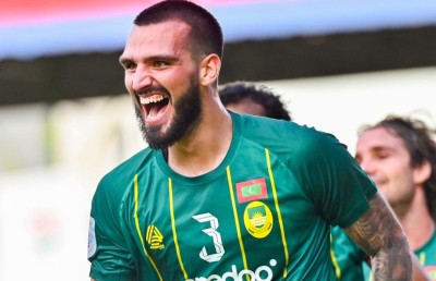 ގްރީންގެ ކޮޅަށް ނުވަ ލަނޑުޖަހައި މާޒިޔާ އަލުން އެއްވަނައަށް ފައިދާ 22 ގޯލް