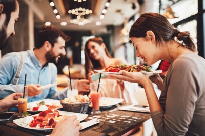 ކޮފީއަކަށް ގޮސް ބޮޑު ކެއުންތަކަށް އޯޑަރުދޭ މީހުން ކޮބާ؟