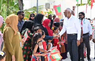 އެއް އަހަރާއި 11 މަސް ތެރޭގައި ރައީސް މުއިއްޒު ހުރިހާ ރަށަކަށް ވަޑައިގެންފި