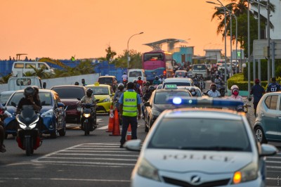 ވެހިކަލް ގެނެސްދޭނެ ކަމަށް ބުނެ އިތުރު ބަޔަކު ސްކޭމް ކުރިތޯ ބަލަނީ