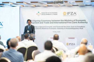 ޑޮލަރުގެ މައްސަލަ ހައްލުކުރަން ގައުމުތަކާ ގުޅިގެން އެބަ މަސައްކަތްކުރަން، ކުރިއެރުން އިހުސާސް ކުރެވޭނެ: ސައީދު