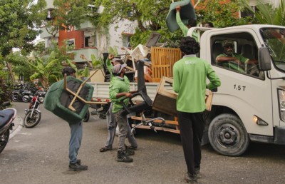 ހުޅުމާލޭގެ ދުވާރުތައް ކައިރީގައި ހުރި ބިޔަ ގަސްތައް ނަގައި ސާފުކުރަން ފަށައިފި