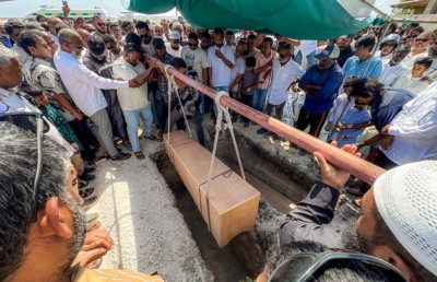 އައްޑޫގެ ދެމަފިރިންގެ މަރު: ޖެހިޖެހިގެން ވަޅުލައިފި