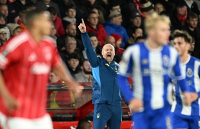 ރޯމާ އާއި ވިލާ ބަލި، ފޮރެސްޓަށް ހިތްހަމަޖެހުން