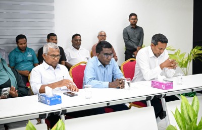 އެކަނި އޮންނަ ފުވައްމުލަކުން އެދެނީ ފަޅުރަށެއް ދިނުމަށް
