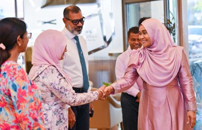 އުރަމަތީގެ ކެންސަރު ދުރާލައި ދެނެގަނެ ފަރުވާ ހޯދޭނެ ފުރުސަތު ފަހިވެފައިއޮތުން މުހިންމު: ފަސްޓް ލޭޑީ