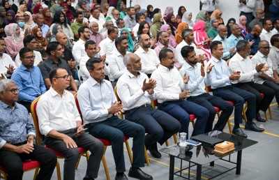 އިގްތިސާދީ އަނދަވަޅުން އަރައި ވަށައިޖެހޭ ތަރައްގީއެއް ގެނެވޭނެ: ރައީސް