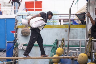 މޫސުން ރަނގަޅުއިރު ކާބޯތަކެއްޗާއި ޒަރޫރީ ތަކެތި ރަށްރަށަށް ގެންދިޔުމަށް އިލްތިމާސްކޮށްފި