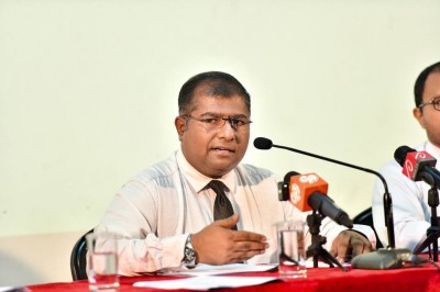 ކްލިނިކް ހަދާ ވާހަކައާއި 'ށ'އިން ބަސް ހަދާ ވާހަކަ ވަޒީރު ދޮގުކުރައްވައިފި