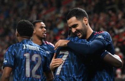 ޗެމްޕިއަންސް ލީގުގެ އެންމެ ޒުވާން ކުޅުންތެރިއަކަށް އާސެނަލްގެ 15 އަހަރުގެ ފޯވާޑް