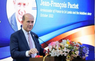 ފްރާންސުން ރާއްޖެއަށް ކަނޑައަޅުއްވާފައި ހުންނަވާ ސަފީރު އަވަހާރަވެއްޖެ