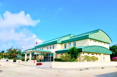 ކަރަންޓުގައި ޖެހުނު ކުއްޖެއްގެ ހިތް މަސައްކަތްކުރީ ބައި ގަޑިއިރަށްފަހު، އޮތީ ވެންޓިލޭޓަރުގައި