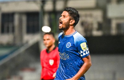 ހަ  މެޗުން ނިއުގެ ގޯލަށް ފުރަތަމަ ލަނޑު، އެ ޓީމު މޮޅުކޮށް ދިނީ ހަންނަ!