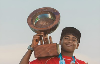 ޔަސީން ފުލުފުލުން ތާރީހުގެ ތެރެއަށް، އުމުރުން 15 އަހަރުގައި ރާއްޖޭގެ ސާފިން ޗެމްޕިއަނަކަށް!