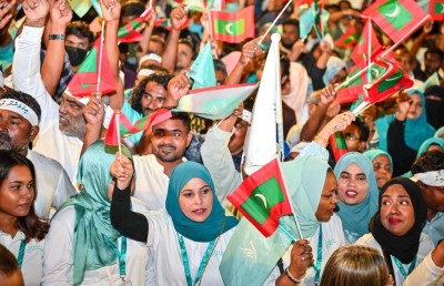 ރައީސް މުއިއްޒަށް އޮތް ތާއީދު ދައްކާލަން އާޓިފިޝަލް ބީޗު ސަރަހައްދު ފުރާލައިފި