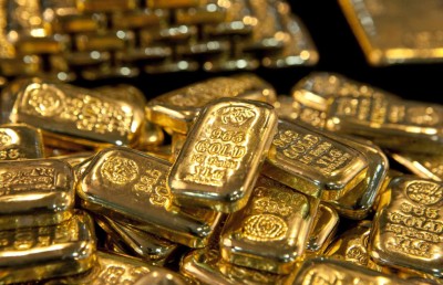 ސުވިމިން ޕޫލެއް ތަޅާލައި ކޮންނަނިކޮށް ފެނުނީ 800،000 ޑޮލަރުގެ ރަން