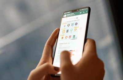 ޔޫއޭއީގައި މީހެއްގެ ފޮޓޯއިން ވަޓްސްއެޕް ސްޓިކާއެއް ހެދި މީހަކަށް ދައުވާކުރަނީ