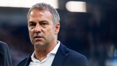 ދެ އަހަރުގެ އެއްބަސްވުމެއް، ބާސާގެ އާ ކޯޗަކަށް ފްލިކް