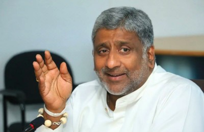 މަކަރާއި ހީލަތުގެ މައްސަލައެއްގައި ލަންކާގެ ކުރީގެ ޓޫރިޒަމް މިނިސްޓަރު ހައްޔަރުކޮށްފި