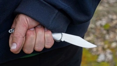 ފްރާންސްގައި ޓީޗަރަކަށް ވަޅިން ހަމަލާދިން ދަރިވަރަކު ހައްޔަރުކޮށްފި