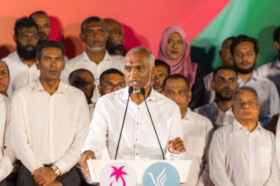 ރައީސް، މެމްބަރުންނަށް: ރައްޔިތުންނަށް މަންފާކުރާ މަޖިލީހަކަށް ހައްދަވައި ދެއްވާ