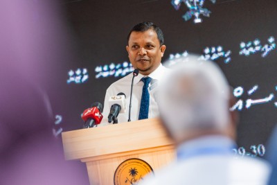 'ކުޑަ ރަށެއް ބޮޑު ރަށެއް' ނުބަލާ މަސައްކަތްކޮށްފައި ހުރީ ބަޖެޓަށް ނުކަތާ ވަރަށް: މިނިސްޓަރު