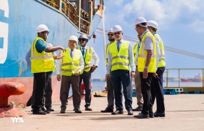 ހާލަތު ބަލަން މަޖިލިހުގެ ފަރާތުން ނާޒިމާއި ސަލީމް އެމްޕީއެލް ބަނދަރަށް