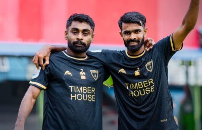 ފޭދޫ އިއްބެގެ ބައިސްކަލް ކިކް ގޯލެއް، އީގަލްސް ހަތަރަކަށް