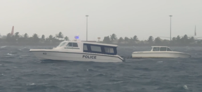 އެއާޕޯޓް ކައިރިން ކަނޑުމަތީ އިންޖީނު ހުއްޓުނު ލޯންޗެއް ސަލާމަތްކޮށްފި