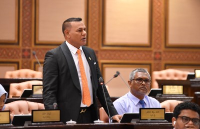 ޑޮލަރު ހަރުނުލަނީ ފޮރިން އިންވެސްޓްމެންޓް ގިނަކަމުން: ސިޔާމް