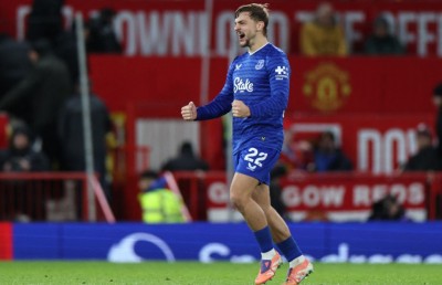 ރަތްކާޑްގެ ފައިދާއެއް ޔުނައިޓެޑަކަށް ނުނެގުނު؛ "ޓީމުގައި ހަމަ ކަމެއް ނެތީ"