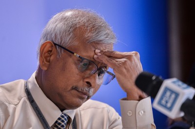 ހާޝިމް ގާބިލު ނޫން ކަމަށް ނިންމައި އޭނާ ވަކިކުރަން ކޮމިޓީން ފާސްކޮށްފި