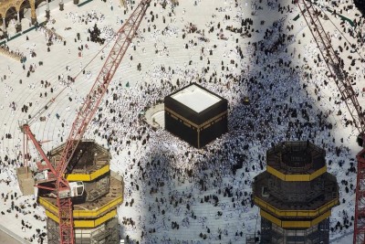 ގެފުޅުގެ އުރަކޮޅު ބަދަލުކުރުމުގައި ފުރަތަމަ ފަހަރަށް އަންހެނުން ބައިވެރިވެއްޖެ