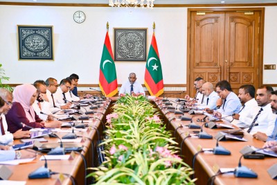 ބޯންވީ ހިތި ބޭސްތަ؟ ނޫނީ ގަރުދިޔަތަ؟
