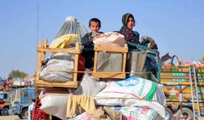 ޕާކިސްތާނުގައި ގަވާއިދާ ޚިލާފަށް ދިރިއުޅޭ އަފްޣާން ރެފިއުޖީން ގައުމަށް ފޮނުވާލަނީ